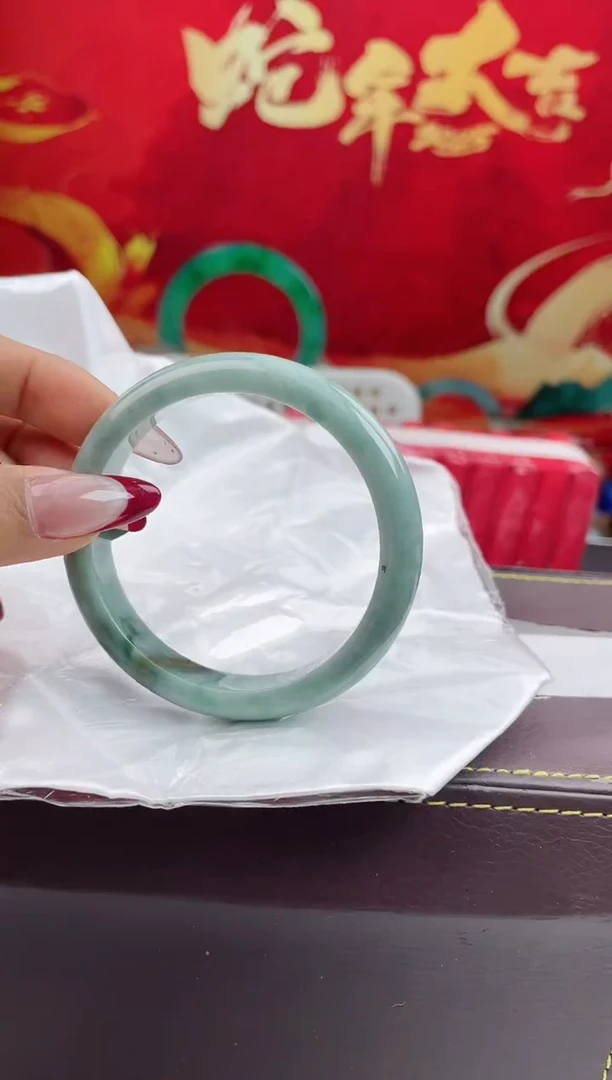 【闪购商品】翡翠手镯未镶嵌翡翠手镯（微瑕）9