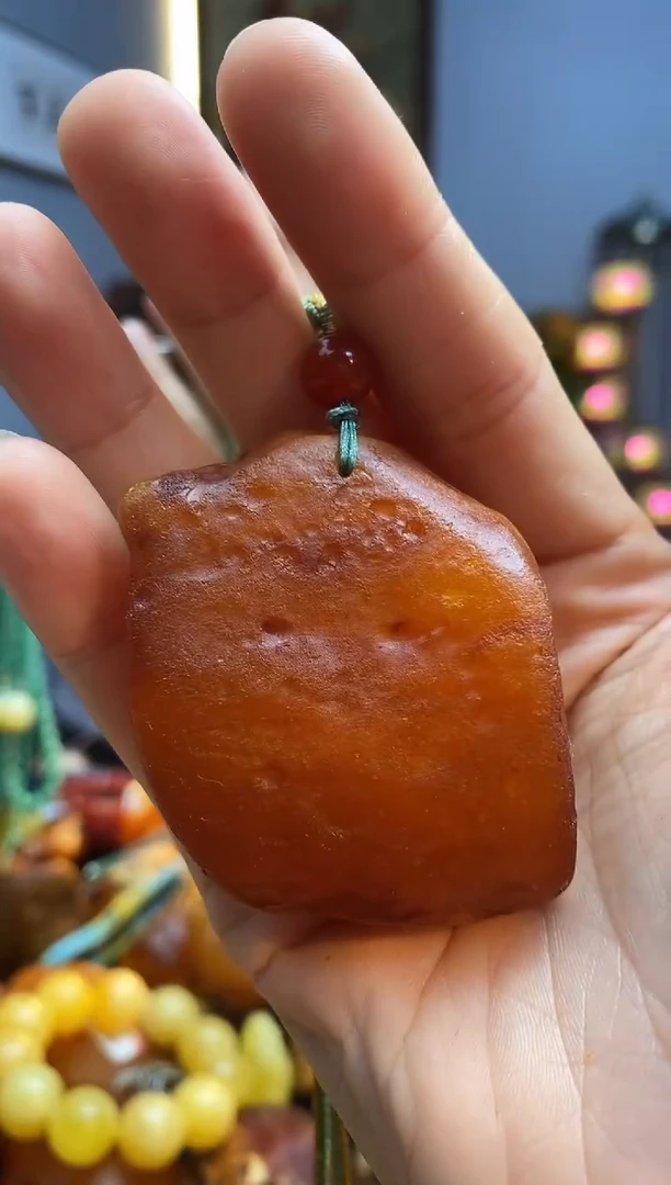 琥珀颈饰未镶嵌吊坠