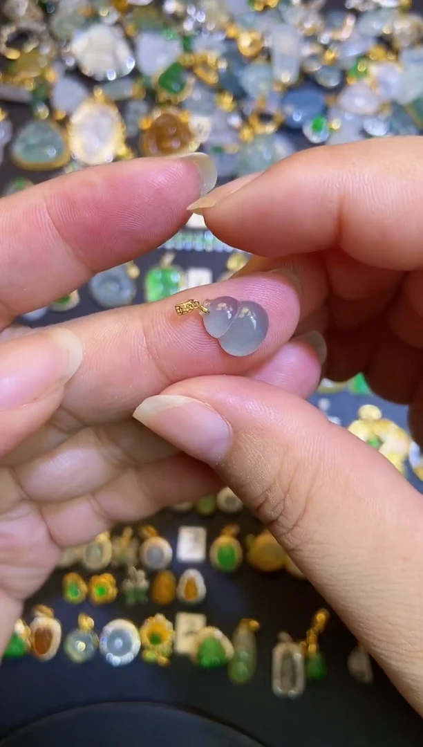 翡翠18K金镶嵌吊坠(不含链)1