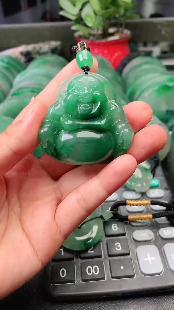 定制石英质玉（非洲翠）挂件