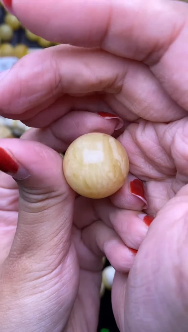 未镶嵌琥珀裸石 大小姐珠宝18