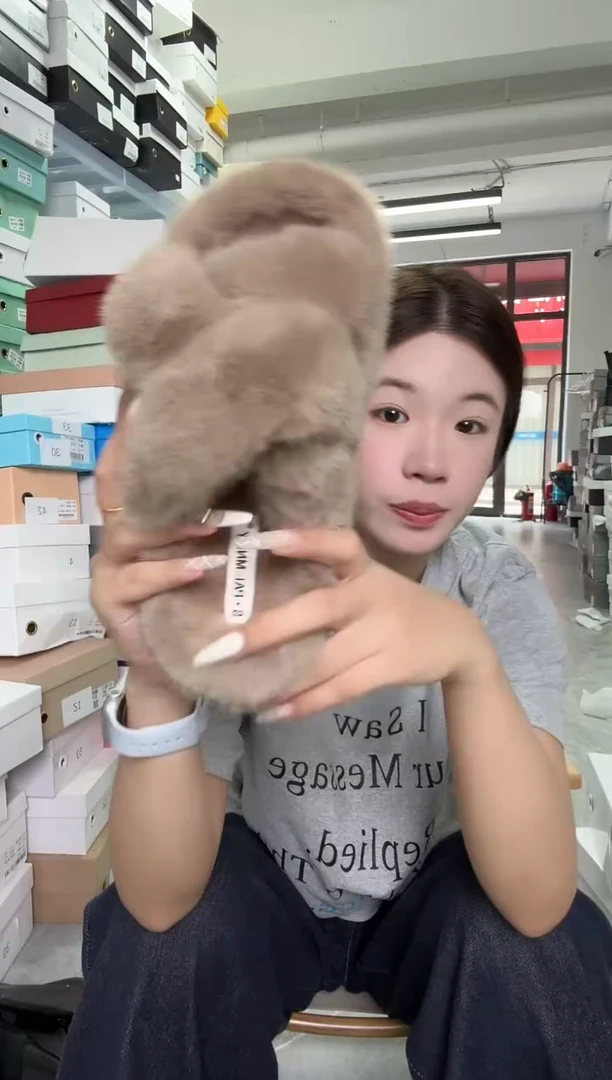（143）37码灰色毛毛拖鞋休闲鞋