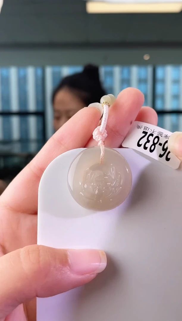 和田玉未镶嵌颈饰扣 832