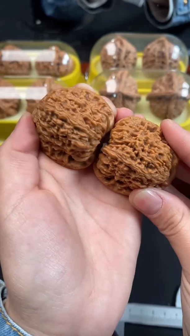 把件文玩核桃南疆石41尺A553