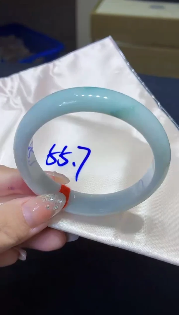 未镶嵌手镯翡翠翡翠手镯5556