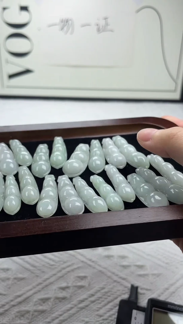 吊坠(不含链)未镶嵌翡翠吊坠(不含链) 未镶嵌 翡翠