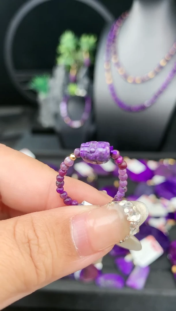 【闪购商品】苏纪石（舒俱来）戒指18K金镶嵌.