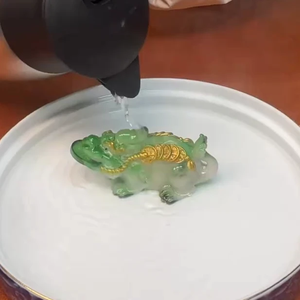 绿变色貔貅茶宠 402