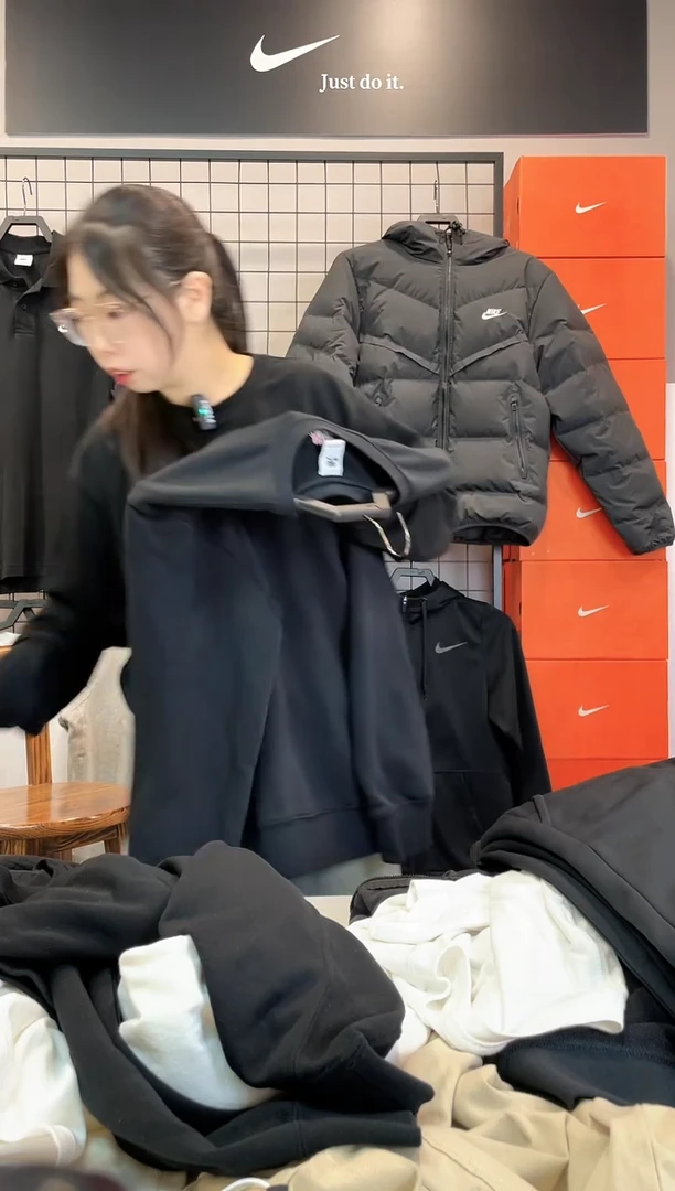 6915黑色多沟卫衣XL码160斤-180斤