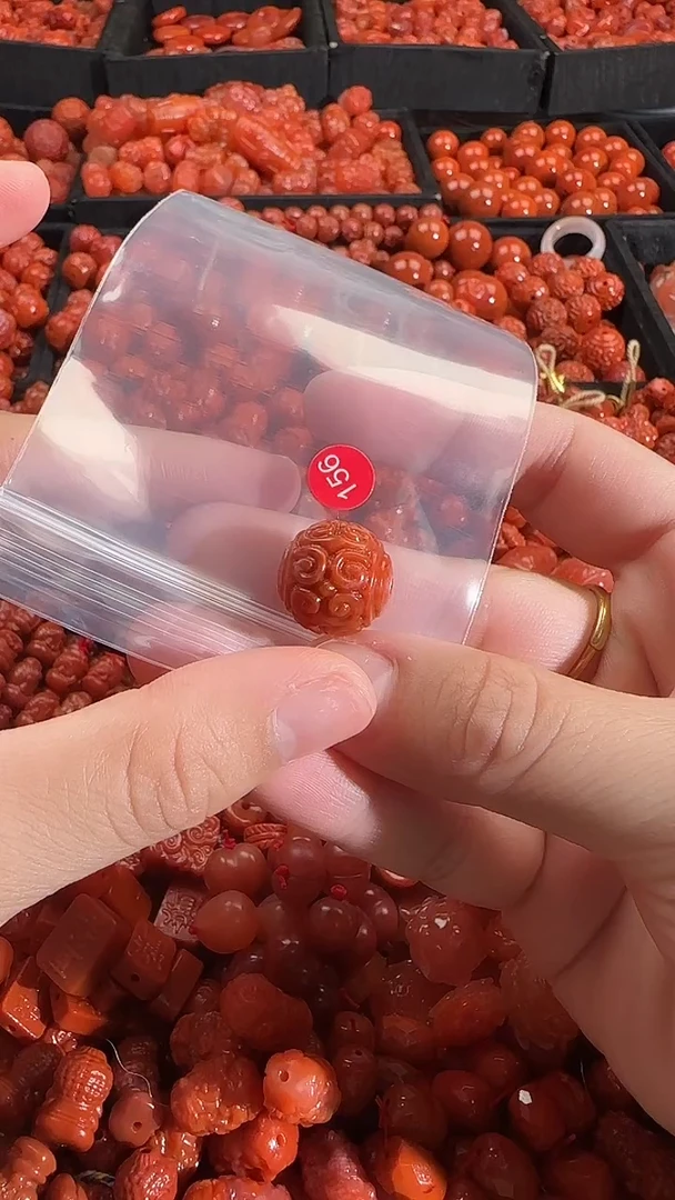 颈饰未镶嵌南红玛瑙1