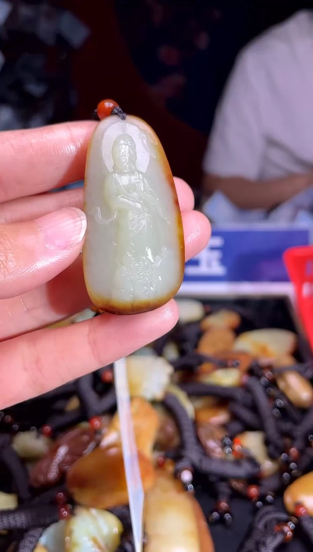 和田玉未镶嵌颈饰1