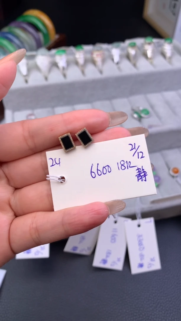 18K金镶嵌翡翠耳饰假一赔三 挂件