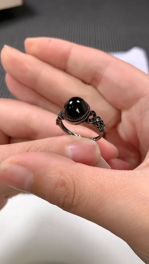 翡翠戒指18K金镶嵌77