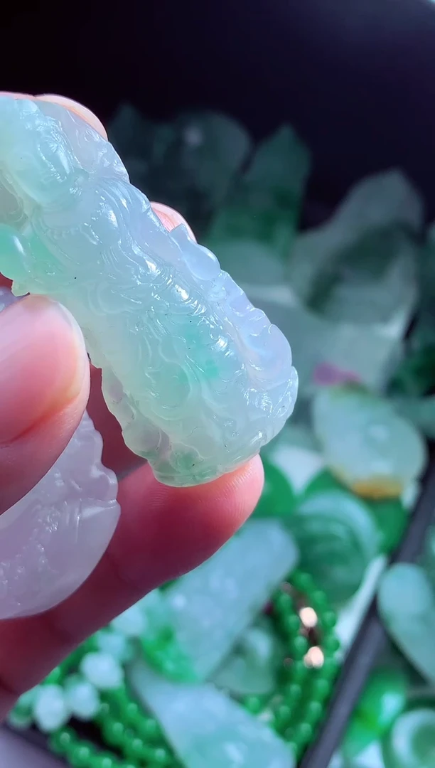 未镶嵌定制翡翠故*?翡翠毛货定制