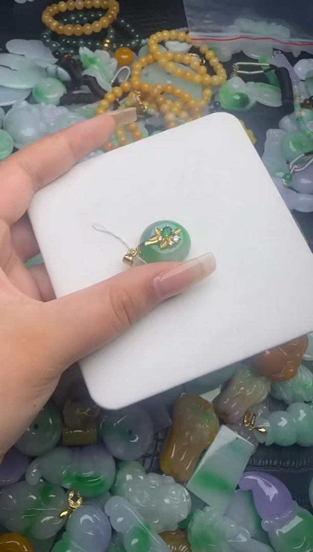 翡翠未镶嵌颈饰天然缅甸翡翠吊坠