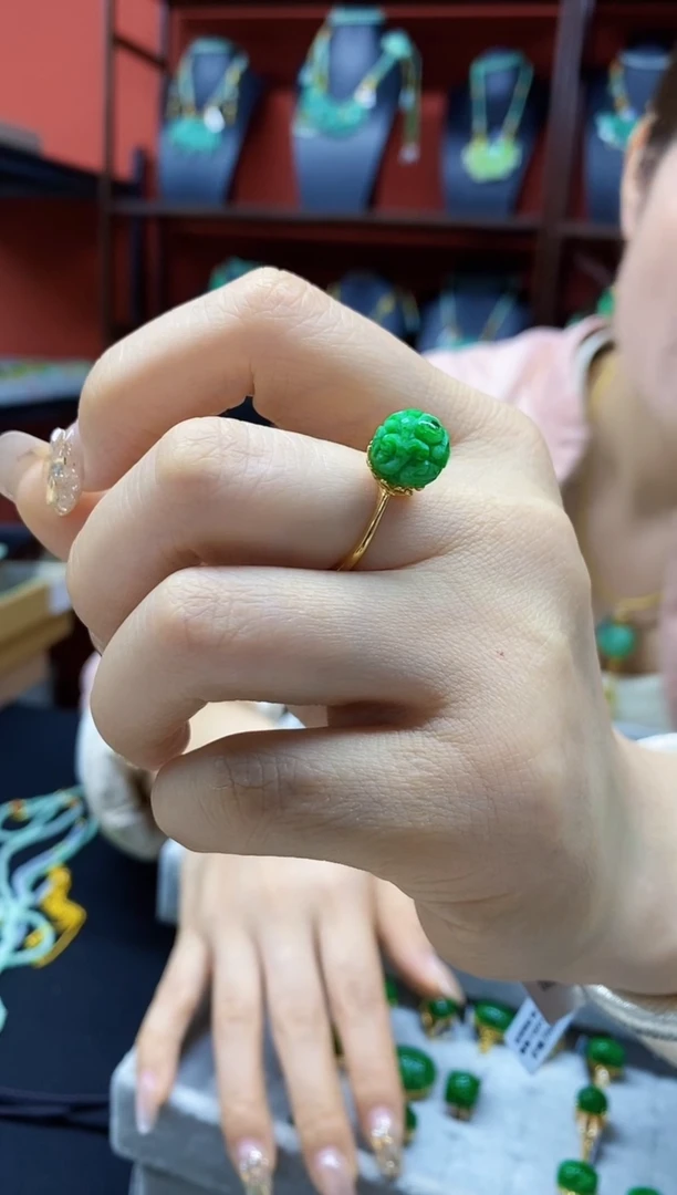 颈饰未镶嵌翡翠翡翠戒指