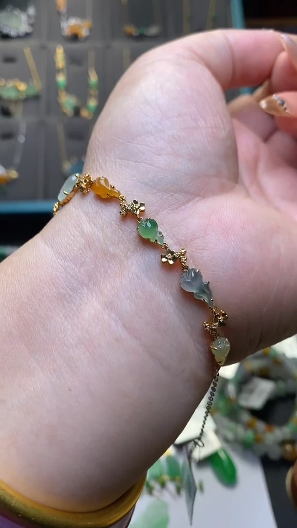 颈饰18K金镶嵌翡翠净货33971