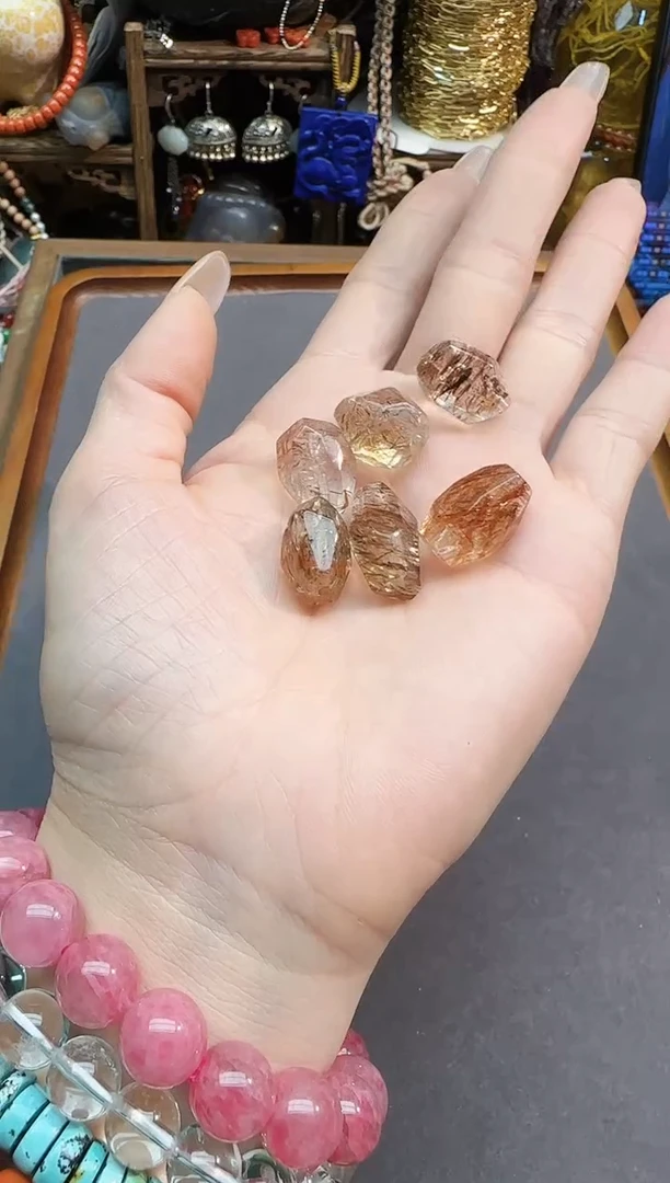 水晶珠宝半成品未镶嵌一单一颗，多样性发货