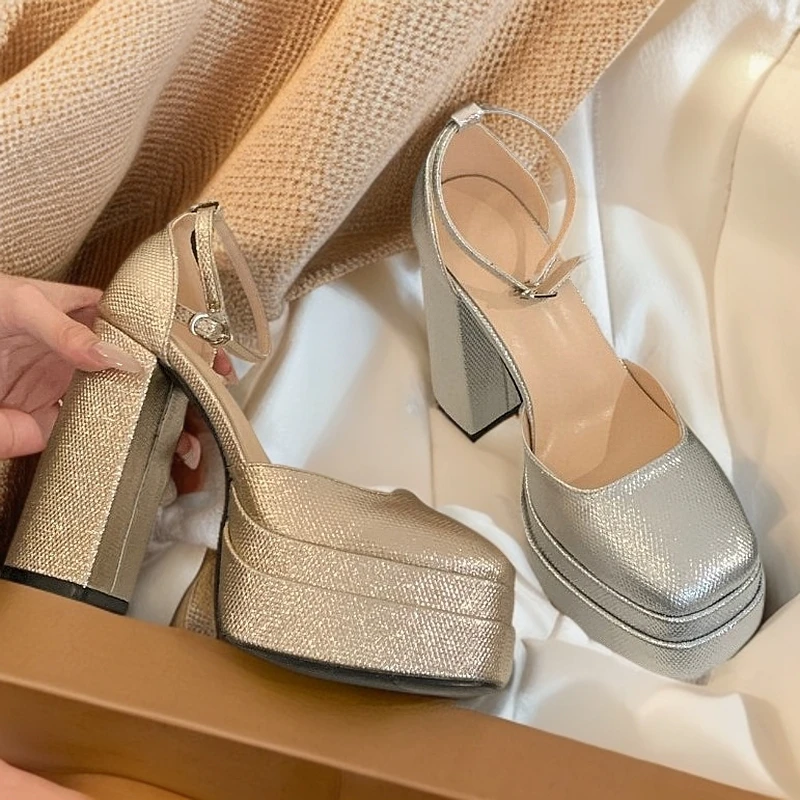 گۇاڭجۇنىڭ 广州正版网红凉鞋90-2