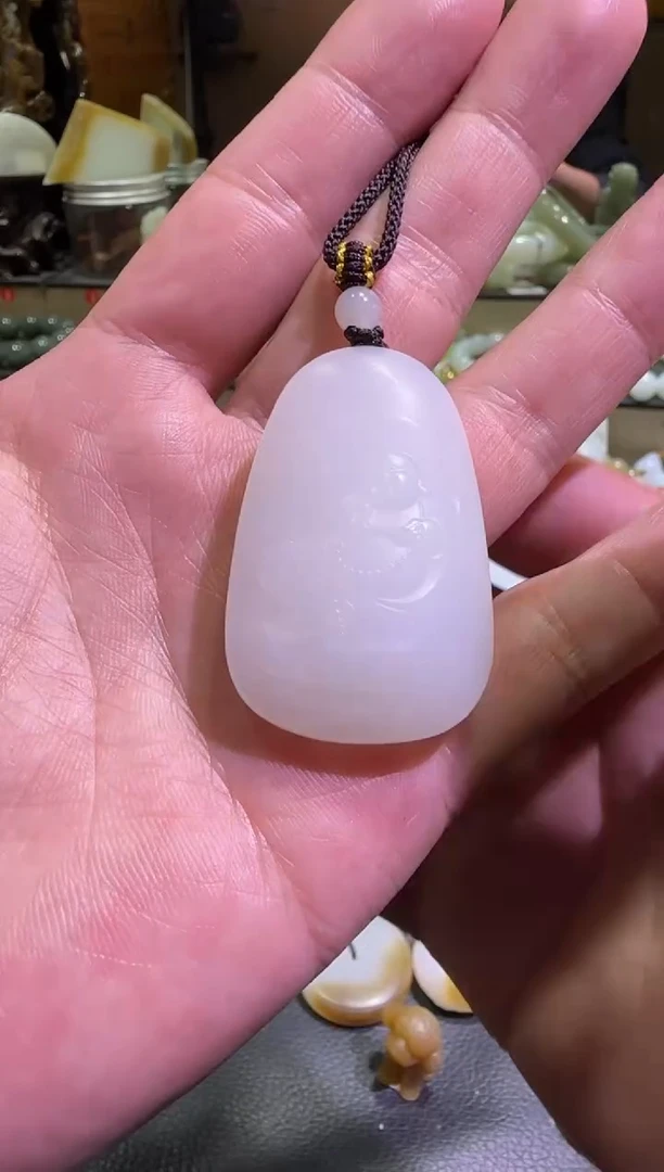吊坠(赠链)未镶嵌和田玉天泰白玉挂件（产地直发）