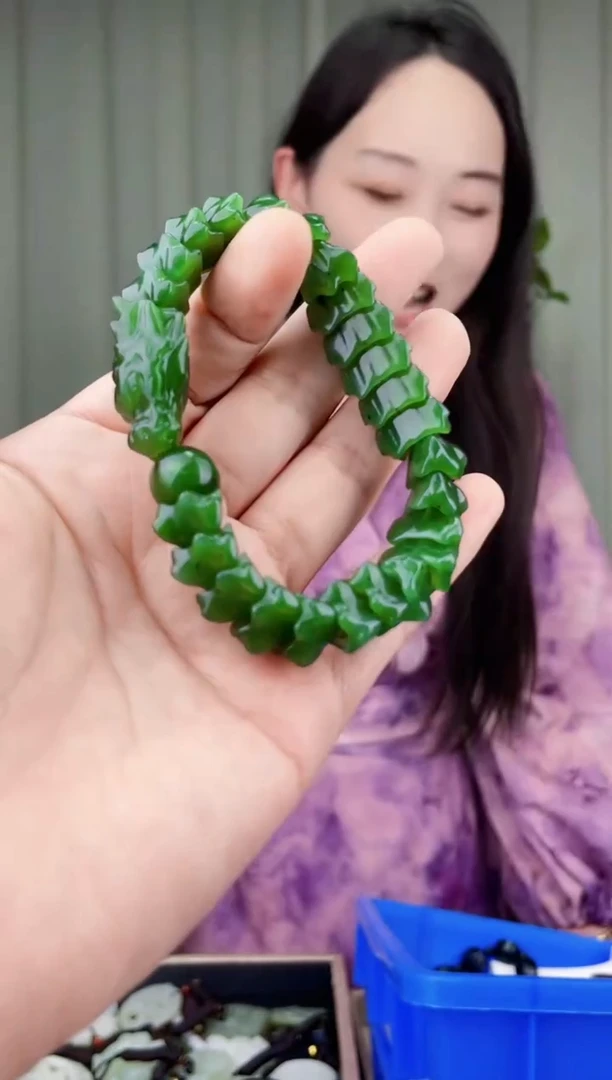 未镶嵌和田玉挂件拍一发一，多样性发货！