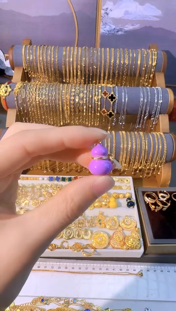 紫 葫 芦吊 坠 0.43g