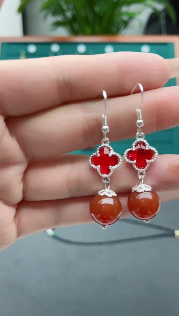 【闪购商品】南红玛瑙耳饰银S925镶嵌5四叶草红