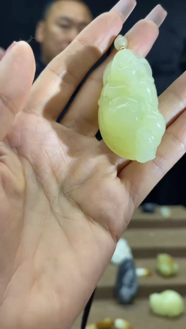 颈饰未镶嵌和田玉1