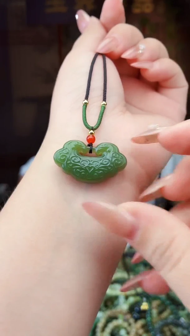 和田玉未镶嵌颈饰拍一发一