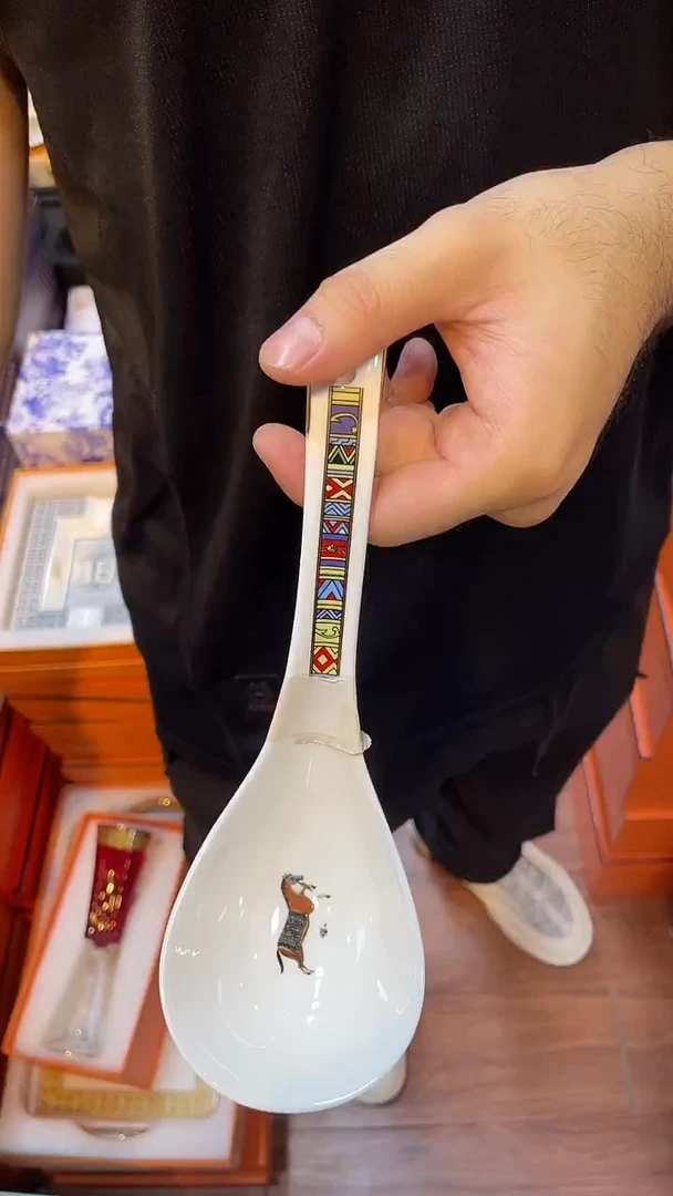 杯鸿辉家品牌瓷器，京东包邮！