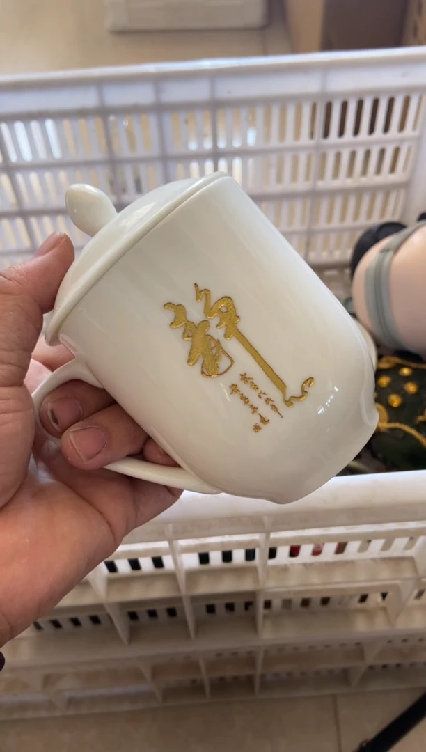 无运费险有瑕疵的摄影的产品有使用过的痕迹有点脏介意勿拍