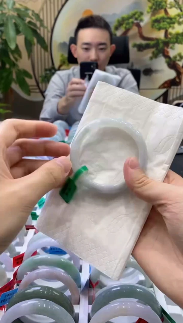 未镶嵌手镯翡翠7564