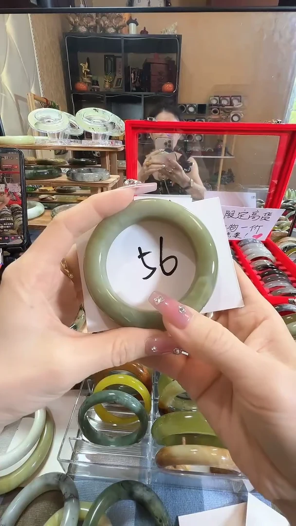 岫玉未镶嵌手镯转****?1