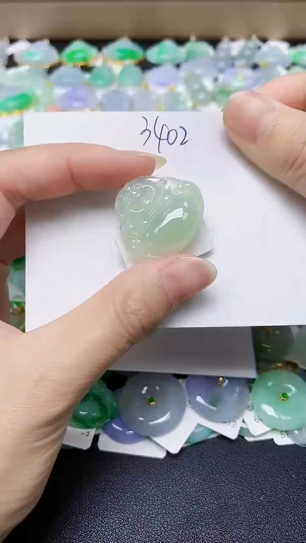 翡翠18K金镶嵌颈饰 天然缅甸翡翠A货