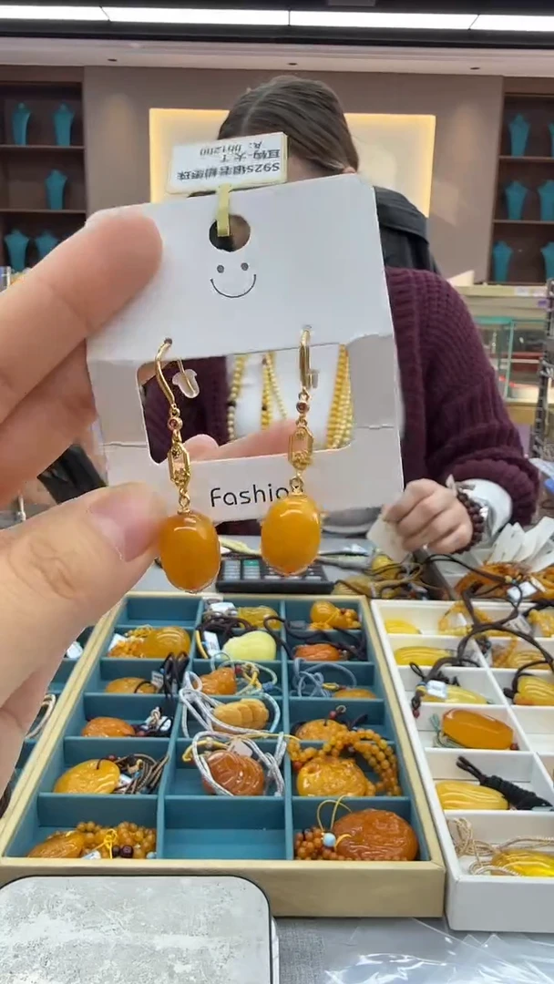 琥珀未镶嵌耳饰秒拍号假一罚三