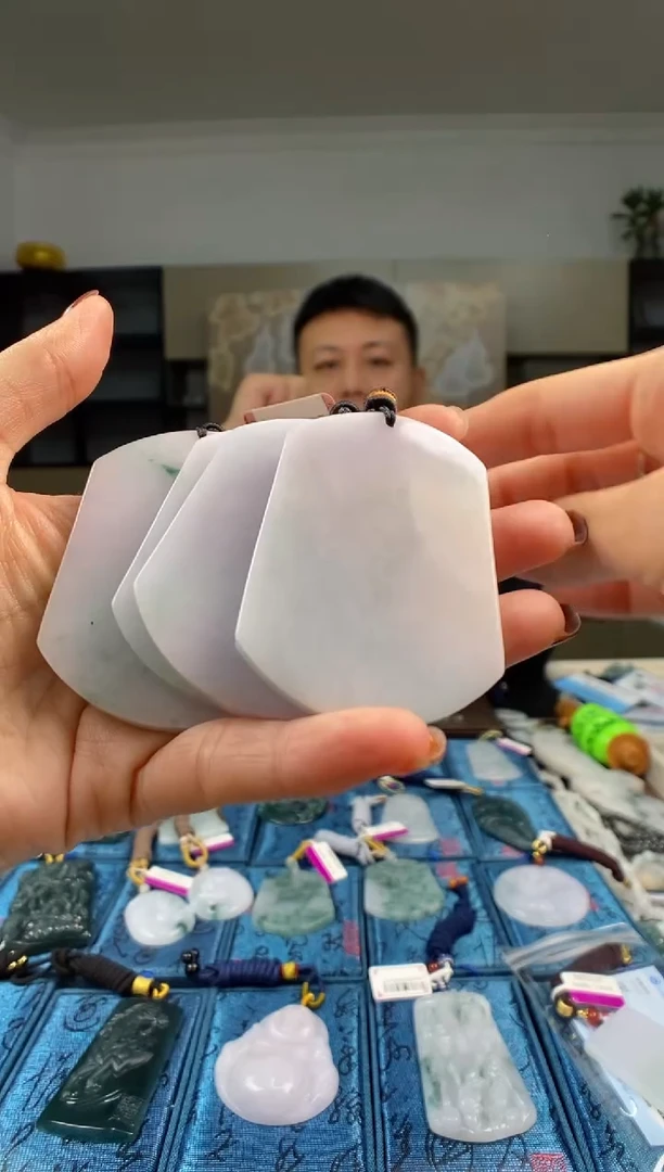 颈饰未镶嵌翡翠多样性发其一