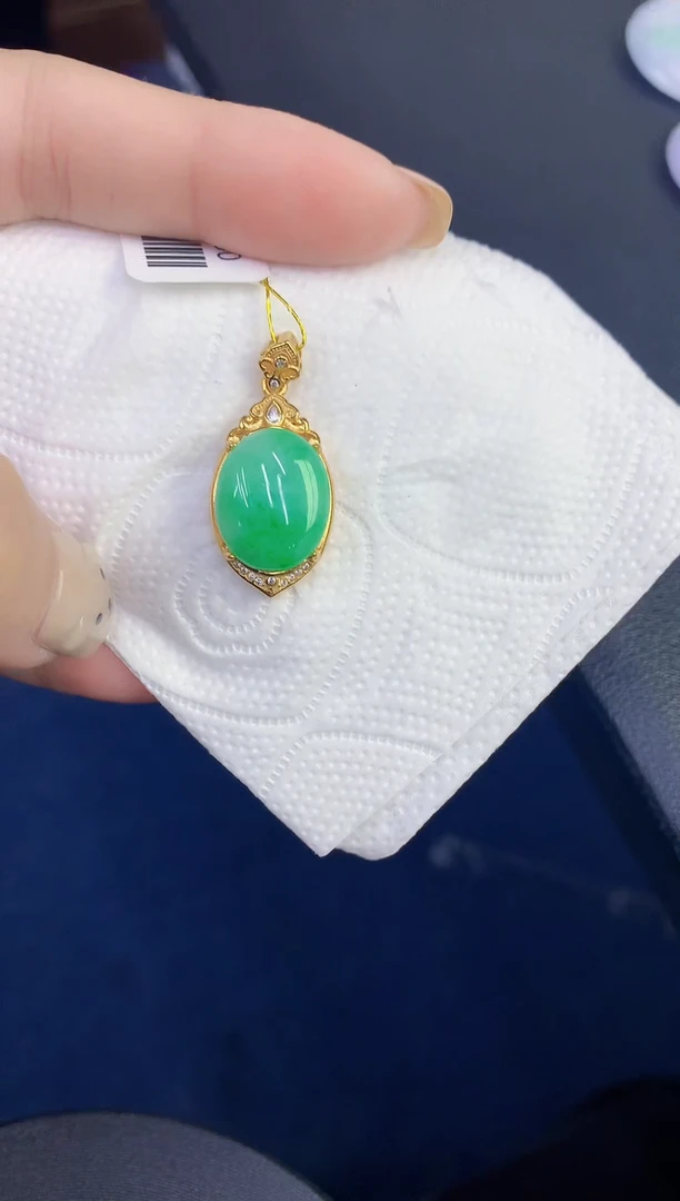 颈饰未镶嵌翡翠缅甸天然翡翠A货