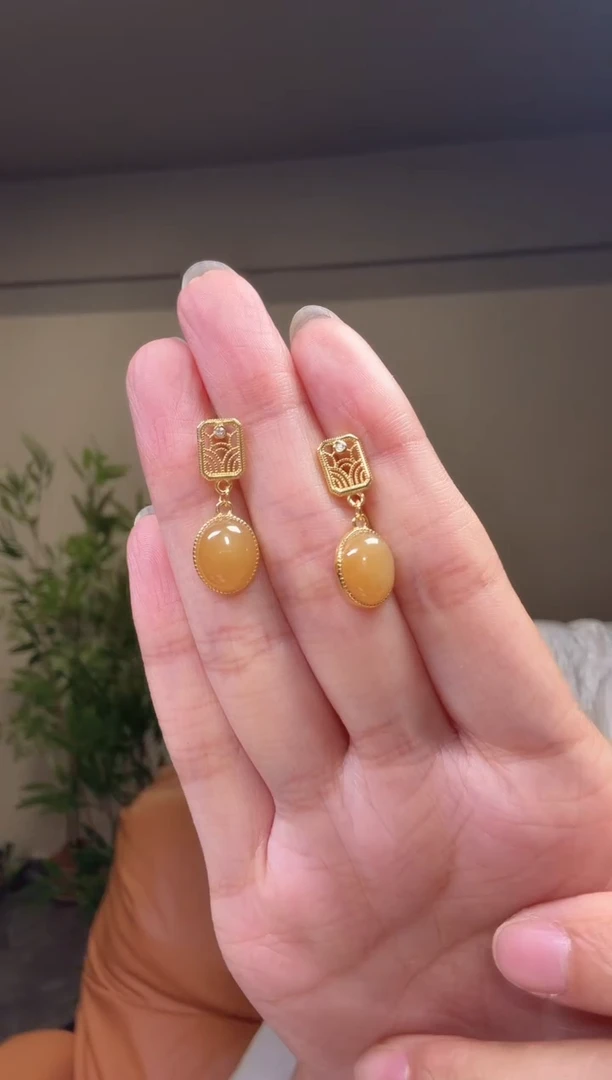 水晶摆件未镶嵌耳钉
