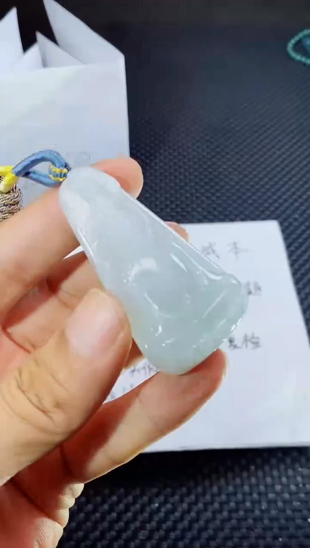 翡翠未镶嵌颈饰