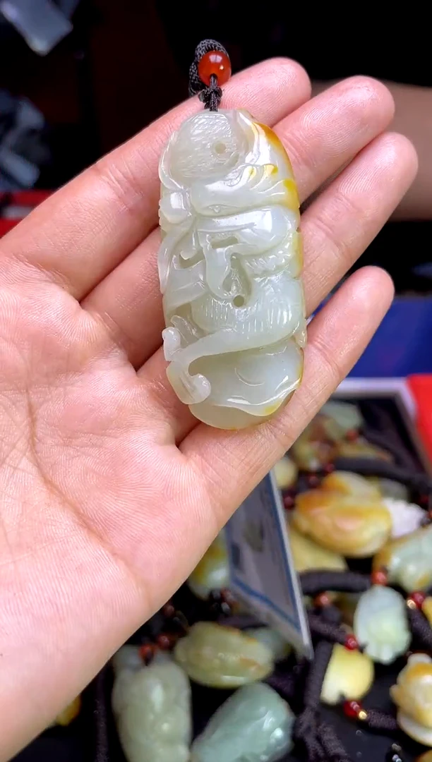 和田玉未镶嵌颈饰1