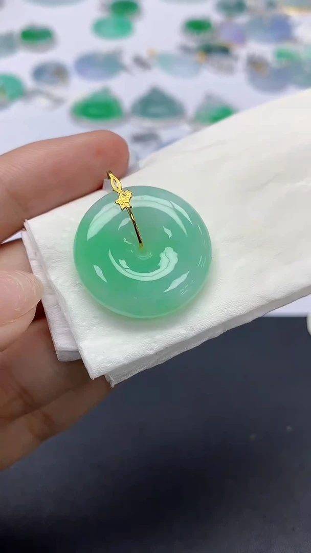 翡翠18K金镶嵌颈饰天然缅甸a货翡翠