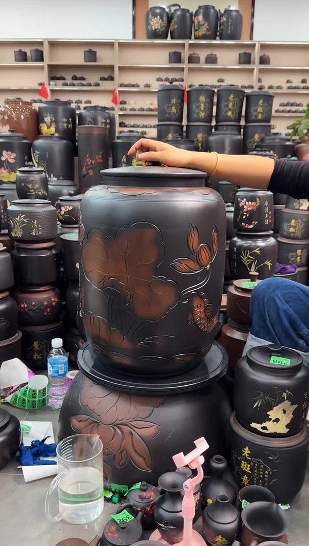 罐瑕疵茶缸高51cm 荷花  148