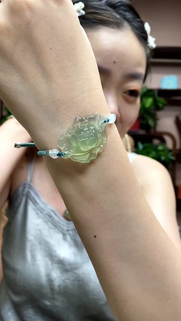 岫玉未镶嵌手牌多样性发货发其中之一