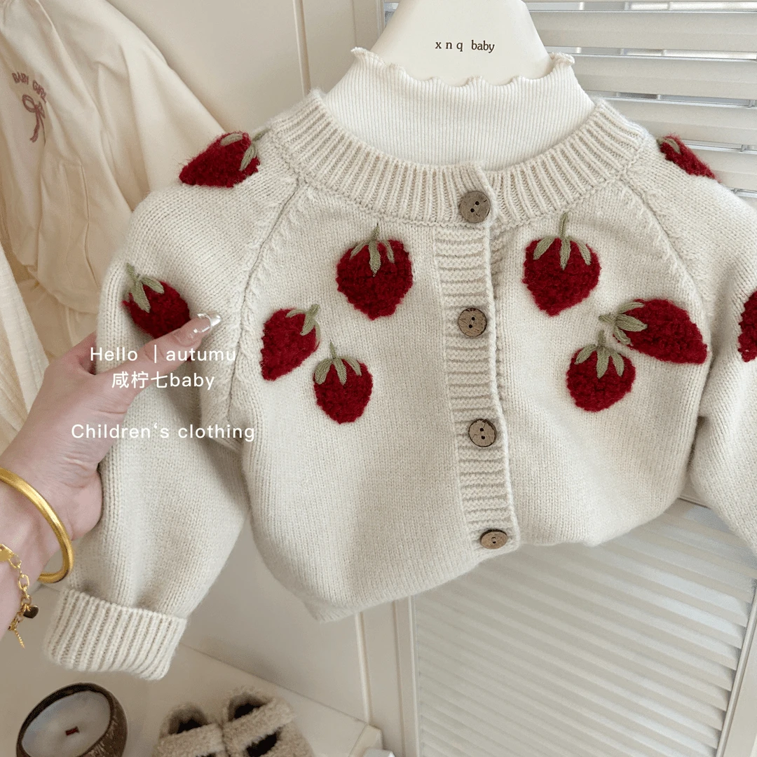 女童2025秋季新款洋气手工绣花女宝宝圆领立体宝宝秋季衣服