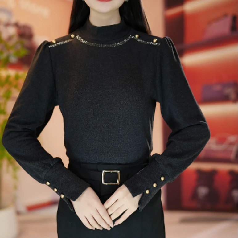 新款印钻钉扣设计感女秋冬季爆款打底衫