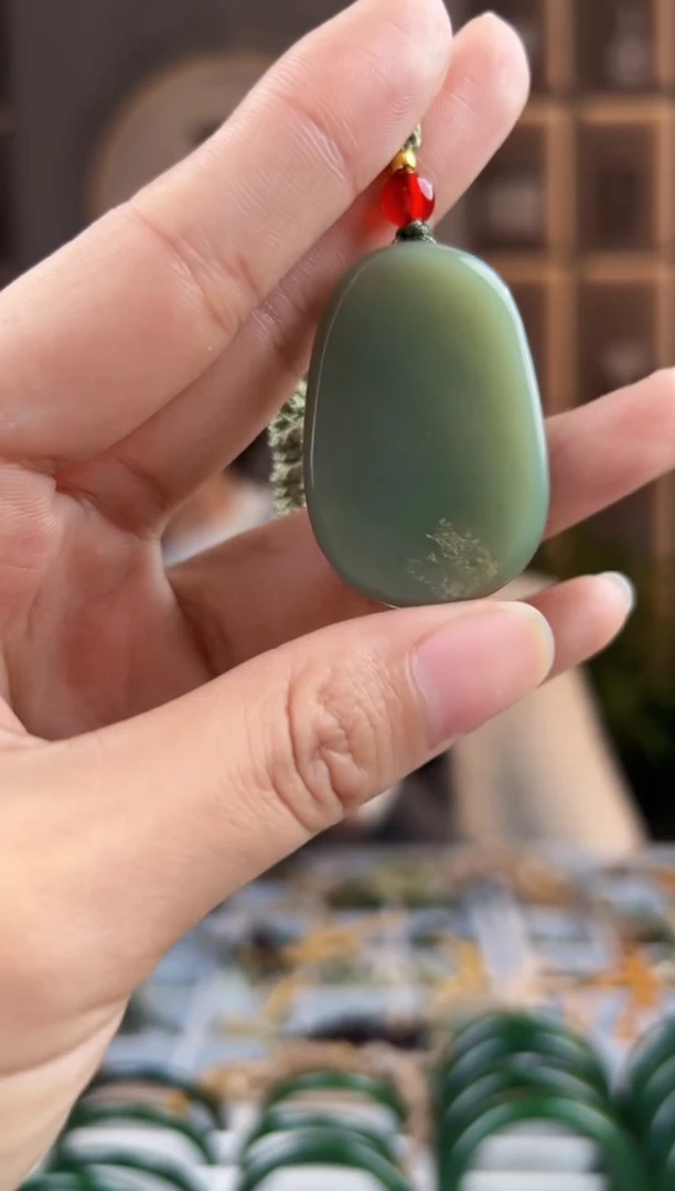 颈饰未镶嵌和田玉拍一发一，拍一发一