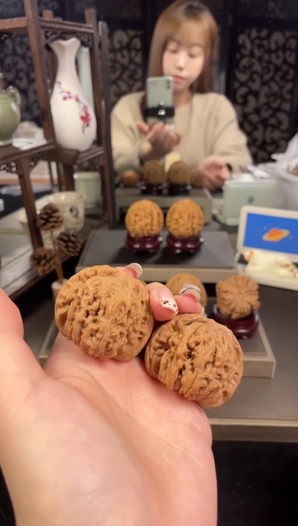 【闪购商品】文玩核桃把件四座楼46尺-24