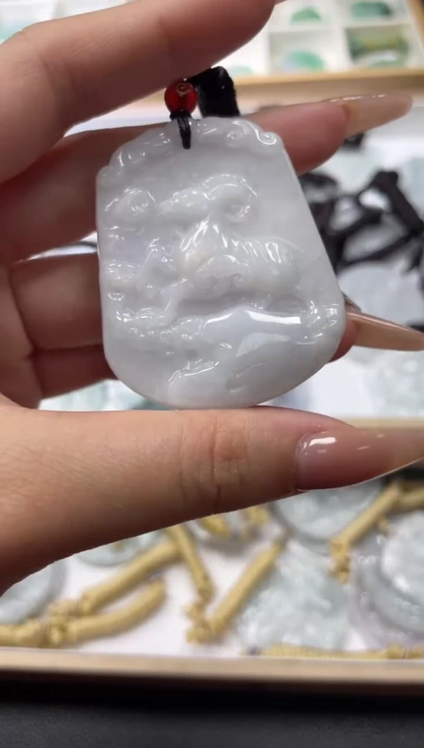 颈饰未镶嵌翡翠天然A货翡翠随机发一件130