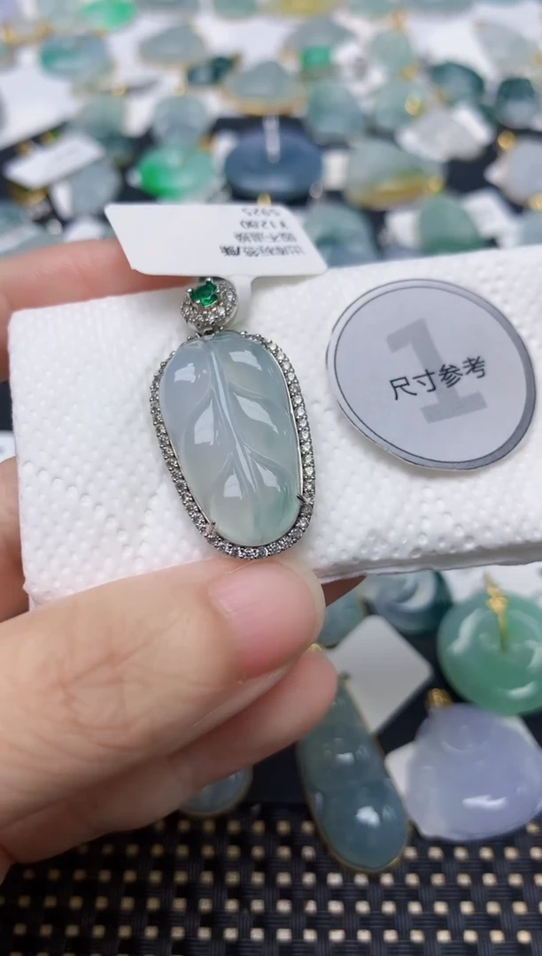 颈饰未镶嵌翡翠天然缅甸A货翡翠