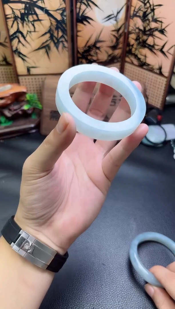 定制翡翠手镯未镶嵌手镯